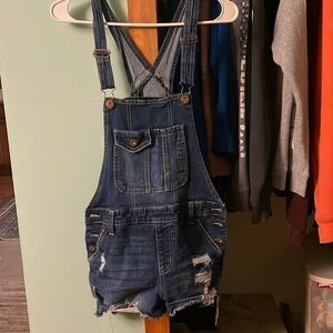 Size medium 7-9 no boundaries  overalls shorts distressed